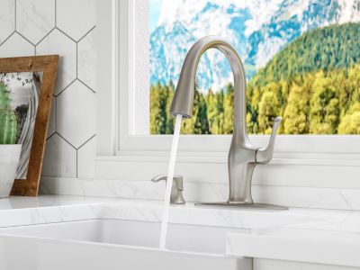 Pfister Wray Single-Handle Pull-Down Sprayer Kitchen Faucet with Soap Dispenser, F-529-7WRYGS